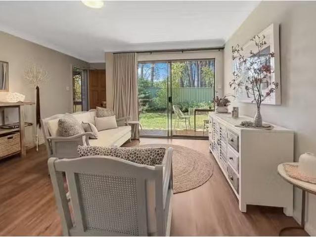 2/4 Jacob Street, Tea Gardens Apartment for rent Listed by Ki.