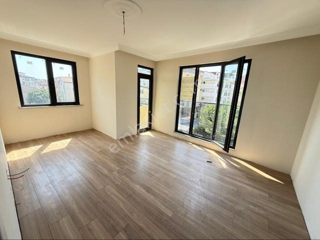 24 Kasım Ortaokulu Yanı Kiralık 2+1 Sıfır Arakat Daire