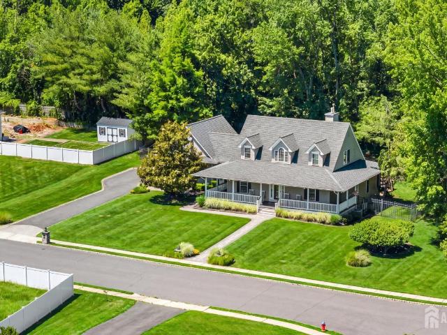 24 Kerr Lane