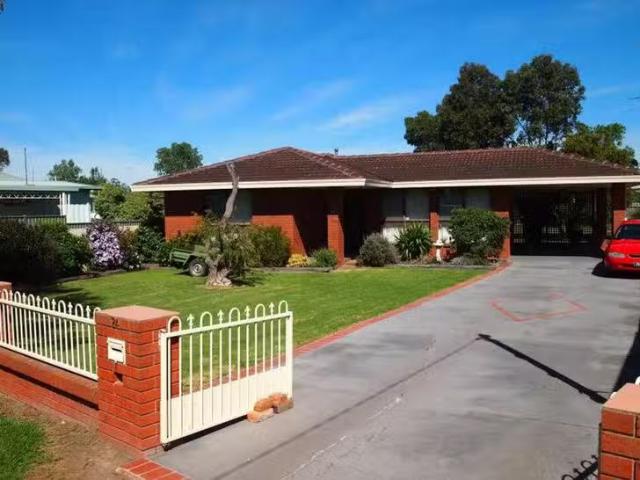 24 Laura Street, Maffra, VIC 3860