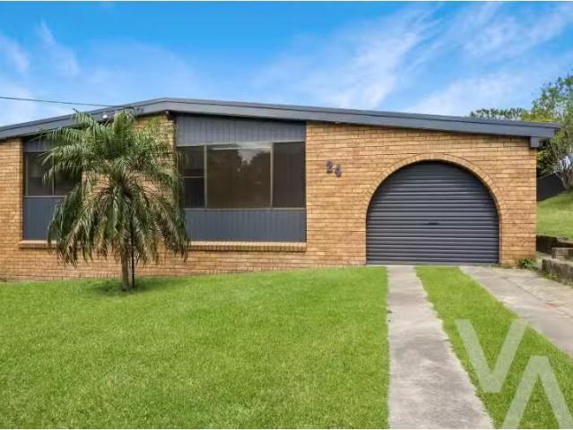 24 Lentara Road, Belmont North House for rent Listed by Eloui.