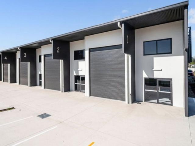 2/4 Lenco Crescent, Landsborough, QLD 4550