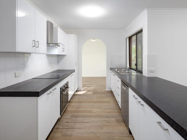 24 Leatherwood DriveArana Hills QLD 4054, Australia