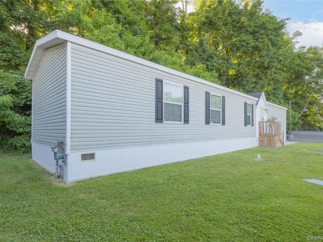 24 Leeward Lane