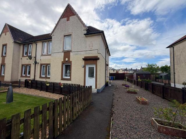 24 Loudon Street, Strathaven ML10, 2 bed flat to rent, £795 pcm | PrimeLocation