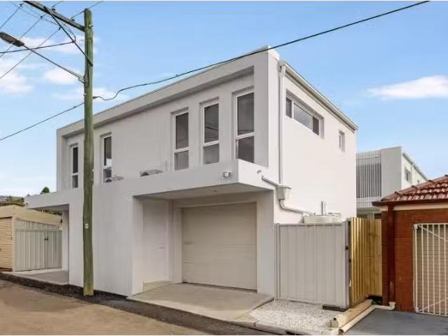 24 Luke Avenue, Burwood Apartment for rent Listed by Michael.