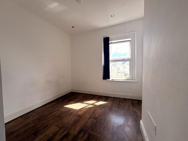 24 Mackintosh Place, Cardiff