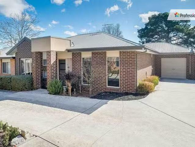 2/4 Maida Avenue, Bayswater, VIC 3153