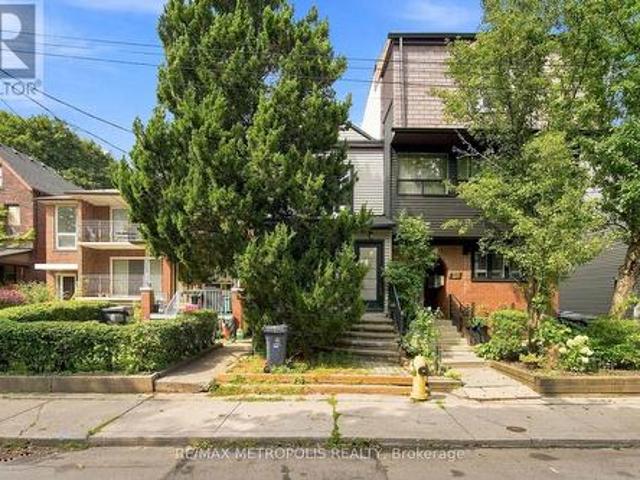24 Marion Street, Toronto, ON, M6R 1E5 house for sale | Listing ID W13747 | Royal LePage