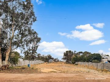 24 Moore Street, Kellerberrin Large 2,309sqm Residential Block with Rear Access