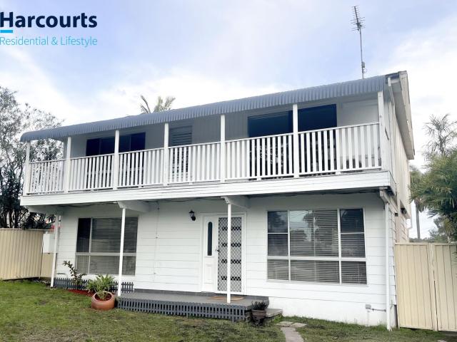 24 Moala Parade, Charmhaven, NSW 2263