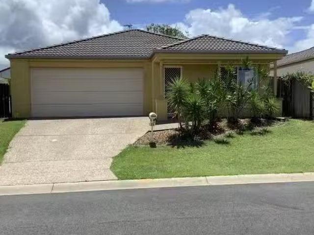 24 Molokai Crescent, PACIFIC PINES, QLD 4211 House for Rent