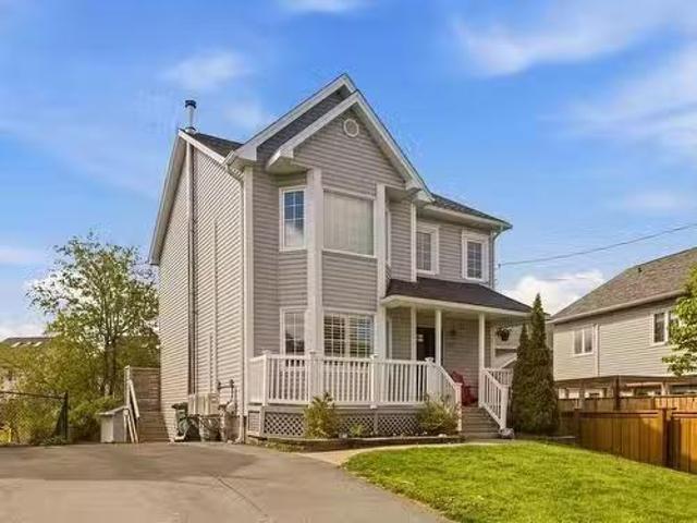 24 Morris Lake Drive, Dartmouth, NS, B2V 2V8 house for sale.