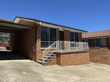2/4 Nimmitabel Street, Queanbeyan NSW 2620 House For Rent | Domain