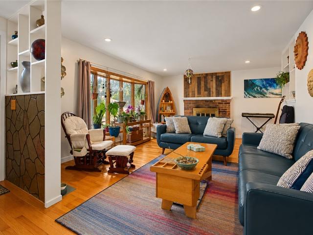 24 Parkside Way