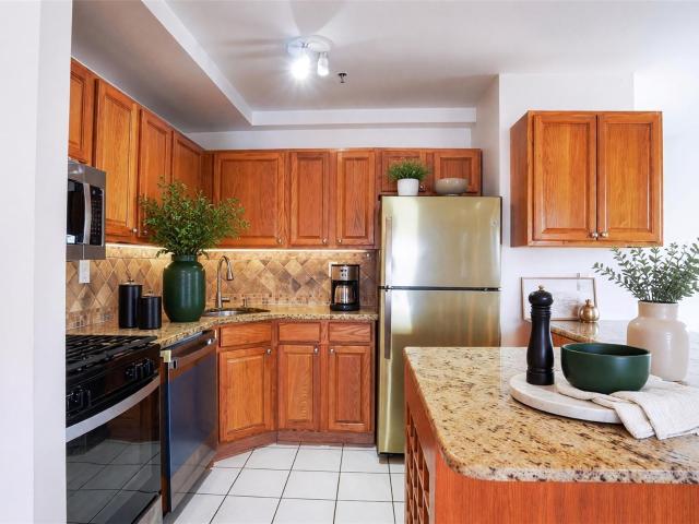24 Pennyfield Avenue 2C