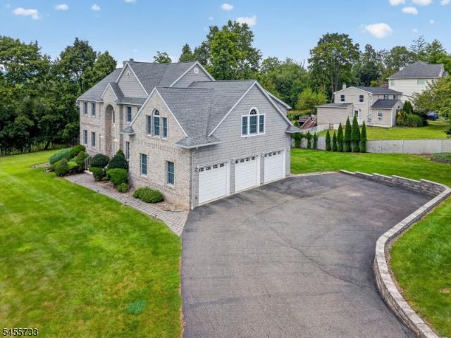 24 Pine Brook Rd