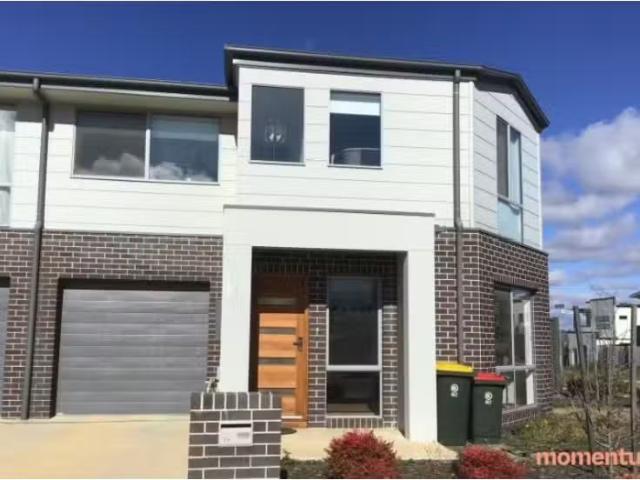 24 Pogson Street, Moncrieff Townhouse for rent Listed by Rebe.