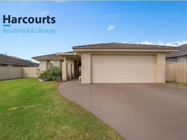 24 Primrose Drive, Hamlyn Terrace House for rent Listed by Ta.