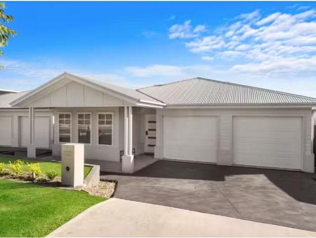 24 Reservoir Circuit, North Richmond House for rent Listed by.