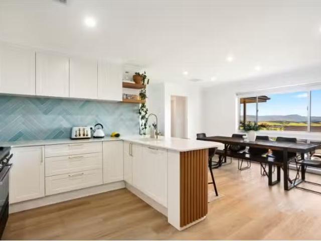 24 Scenic Crescent, Albion Park House for rent Listed by Jake.