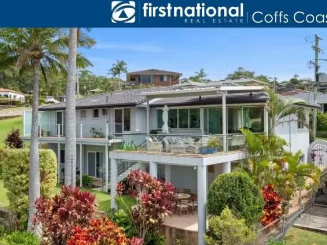 24 Sandy Beach Road, Korora House for rent Listed by Fiona O'.