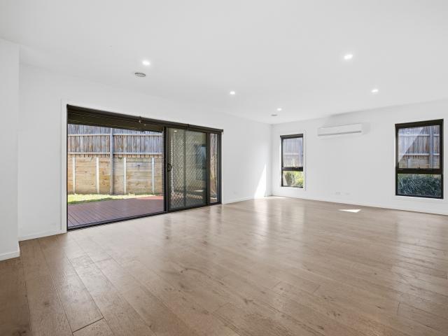 24 Satsuma Avenue Berwick, VIC 3806