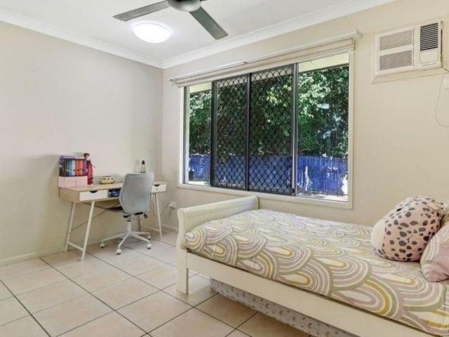24 Seabrook Cct, Bushland Beach