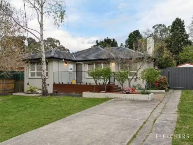 24 Sevenoaks Ave, Croydon VIC 3136 House For Lease