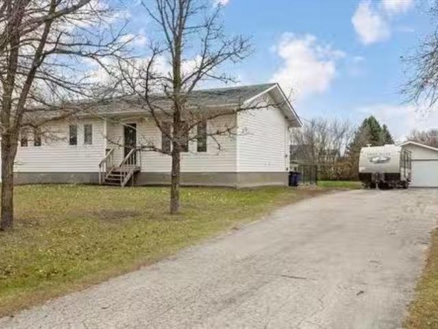 24 Spruce St, Grunthal, MB, R0A 0R0 house for sale Listing.