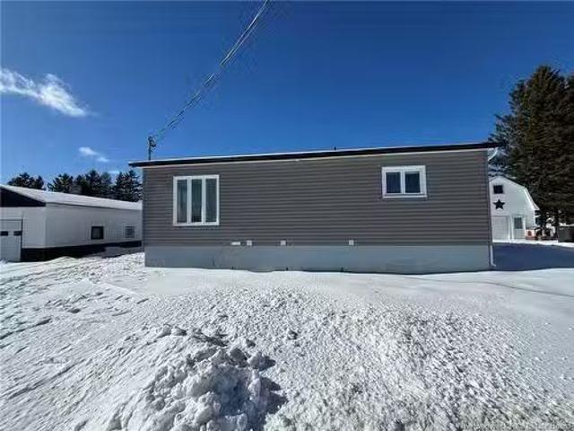 24 St Francois, Sainte Anne De Madawaska, NB, E7E 1E5 house.