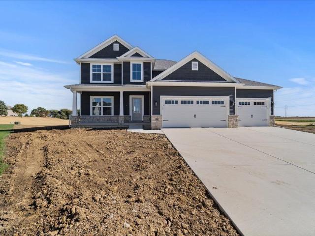 24 Stonehouse Ct, Bloomington, IL