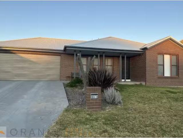 24 Stabback Street, Millthorpe House for rent Listed by Katly.