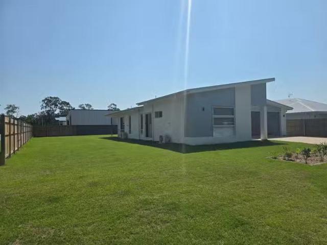 24 Stardust Crescent, BURRUM HEADS, QLD 4659 House for Rent