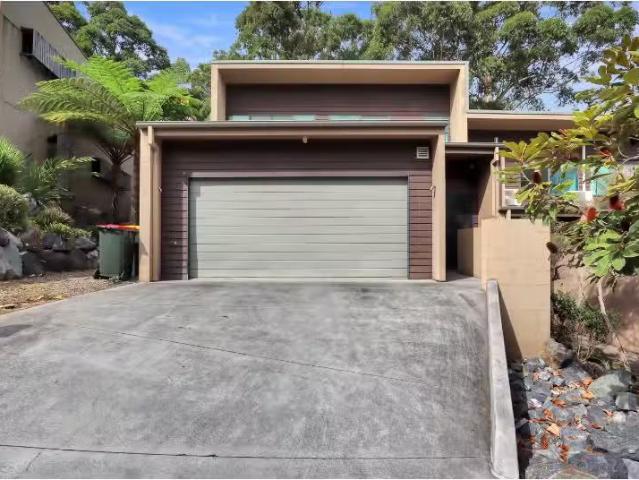 24 Summit Drive, Coffs Harbour House for rent Listed by Fiona.