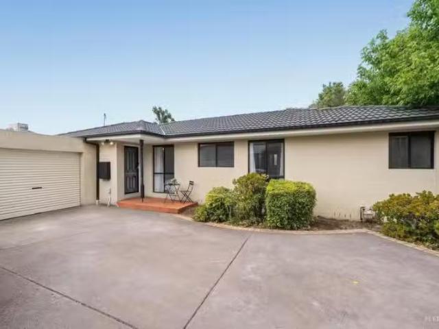 2/4 Sunshine Street, Rowville VIC 3178 Unit Auction