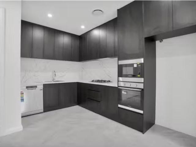 24A Mahoney Drive, Campbelltown Townhouse for rent Listed by.