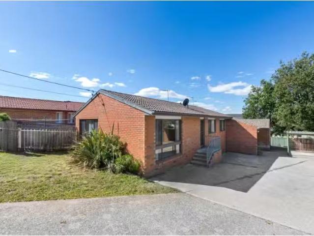 24A Sassafras Crescent, Karabar House for rent Listed by Rent.