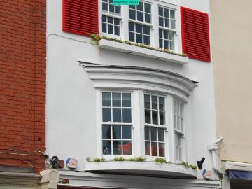 24A Princess Victoria Street. 3 bed maisonette to rent £2,400 pcm £554 pw