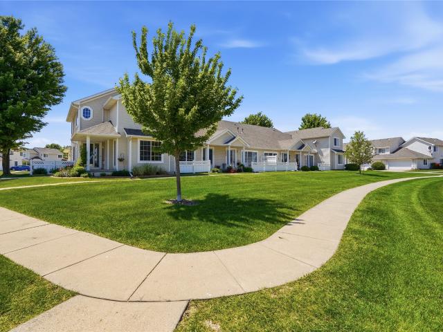2504 NW Heritage Avenue