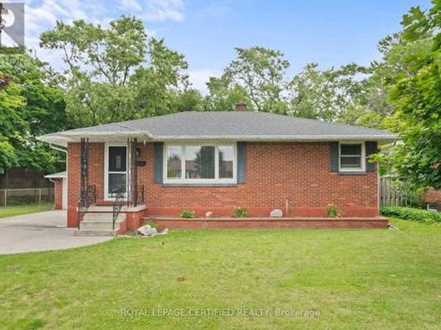 2504 Askin Avenue, Windsor, ON, N9E 3H7 house for sale | Listing ID X12514 | Royal LePage
