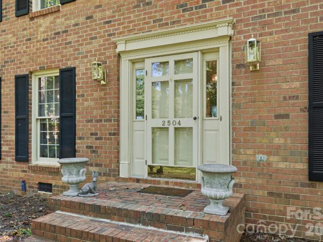 2504 Knights Court