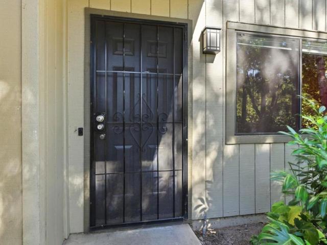 2504 La Terrace Circle