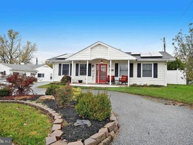 2504 Putty Hill Ave, Parkville, MD 21234