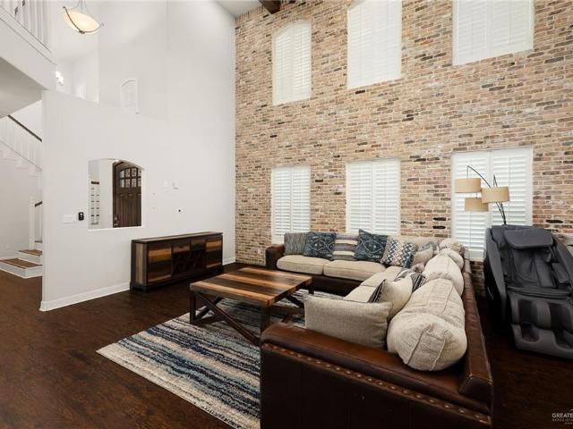 2504 San Bernard Street