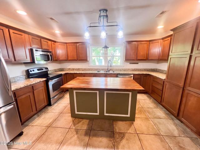 2504 Thomas Langston Road