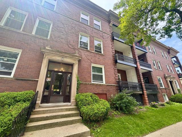 2505/13 Park 3 Bedroom Apartment for Rent at 2505 2505/2513 E Park Pl, Milwaukee, WI 53211
