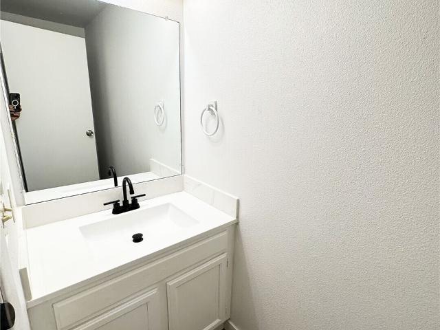 25051 th PL SE Kent WA 98042