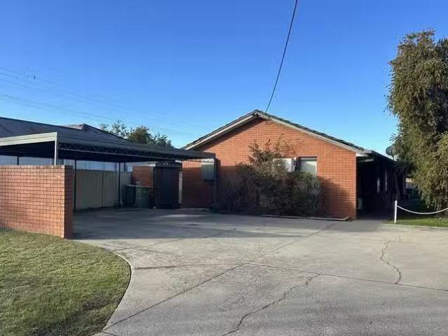 2/505 Kaitlers Road, Lavington, NSW 2641