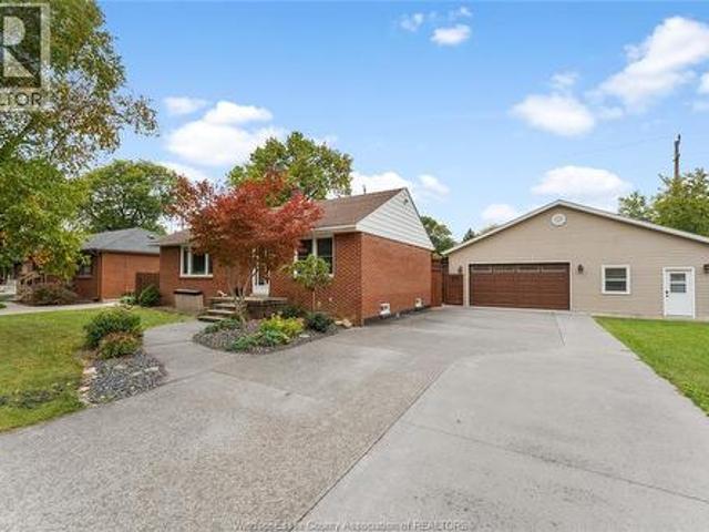 2505 Virginia Park Avenue, Windsor, ON, N9E 2B5 house for sale | Listing ID 26025 | Royal LePage